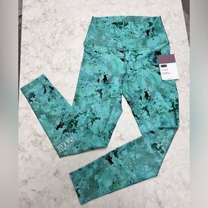 Fleo 25” inseam El Toro leggings, mint crystal Biscay green print, medium, NWT